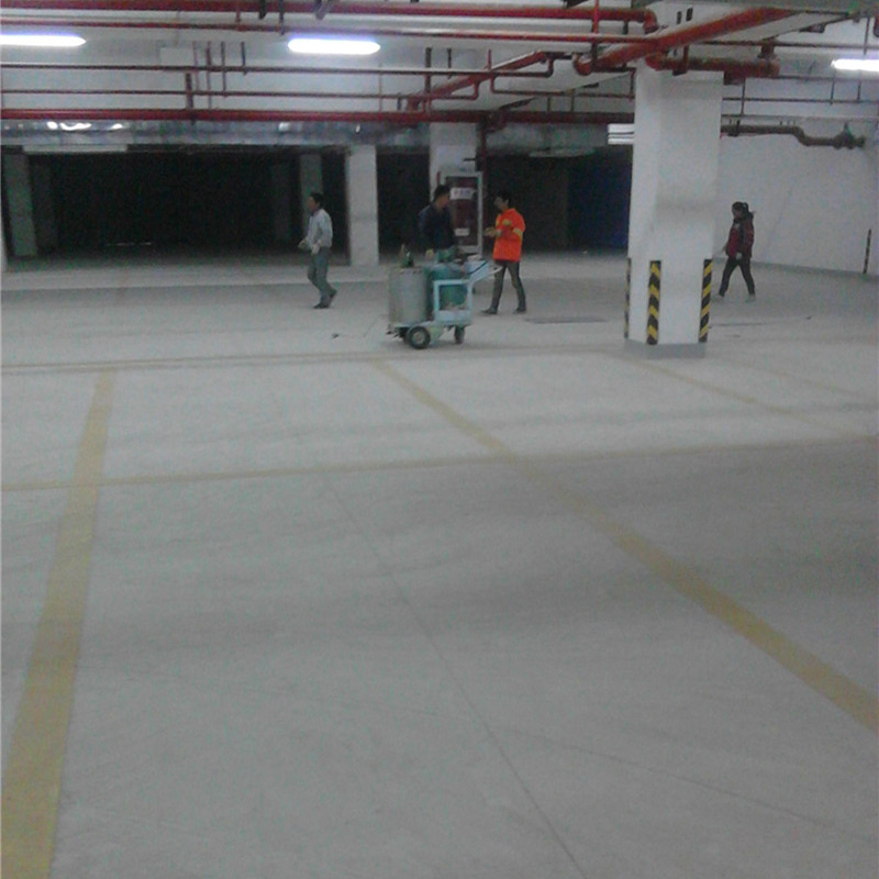 中南世纪城底下车库热熔标线